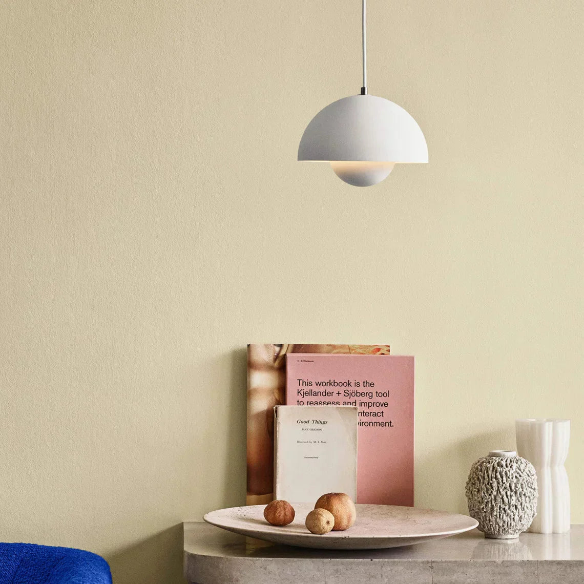 Suspension design demi-sphère métal contemporaine