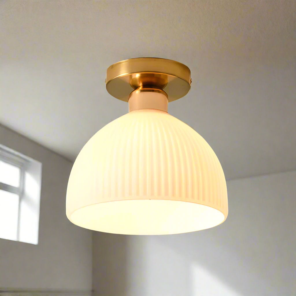 Suspension moderne verre blanc laiteux et doré