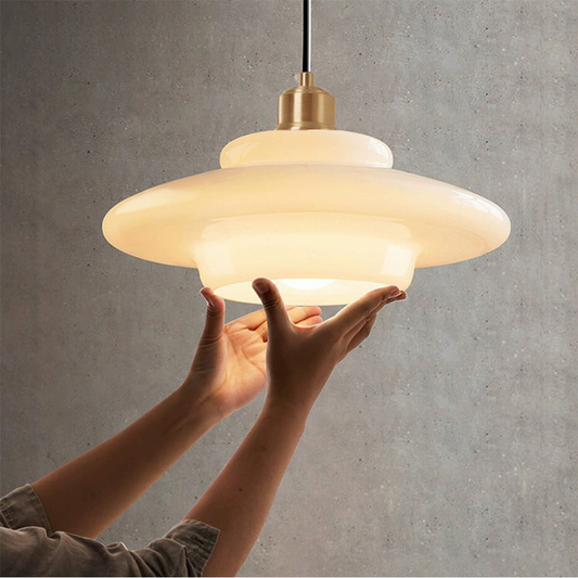 Suspension vintage verre blanc laiteux et laiton