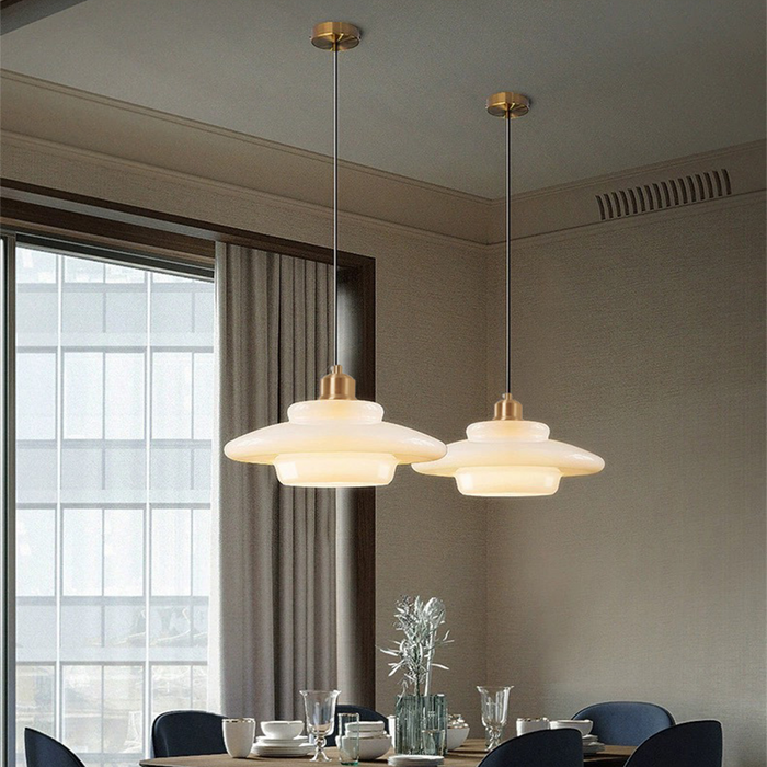 Suspension vintage verre blanc laiteux et laiton