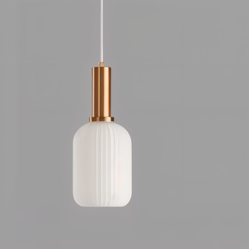 Suspension design verre cannelé et métal doré