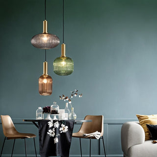 Suspension design verre cannelé et métal doré