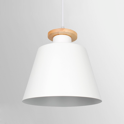 Suspension scandinave bois avec abat-jour en métal coloré