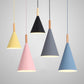 Suspension scandinave bois en forme de cone coloré