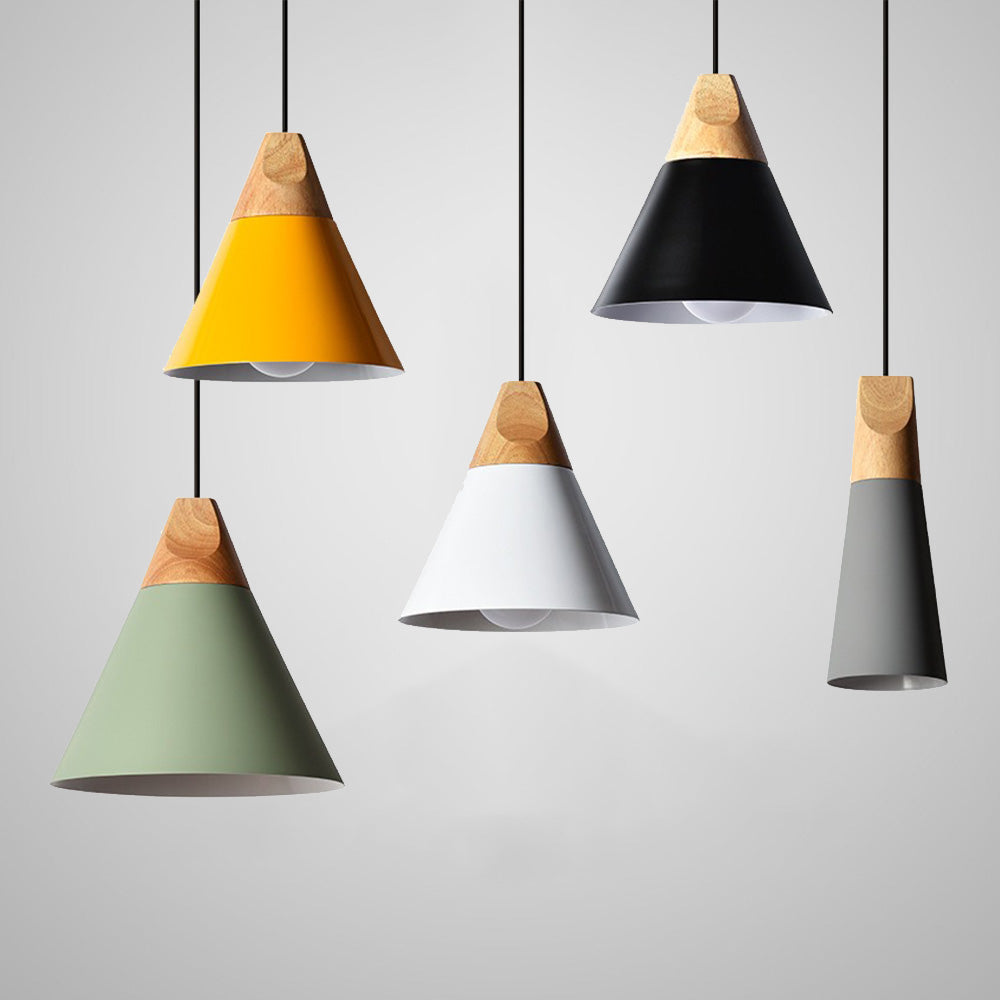 Suspension scandinave conique en bois massif et colorée