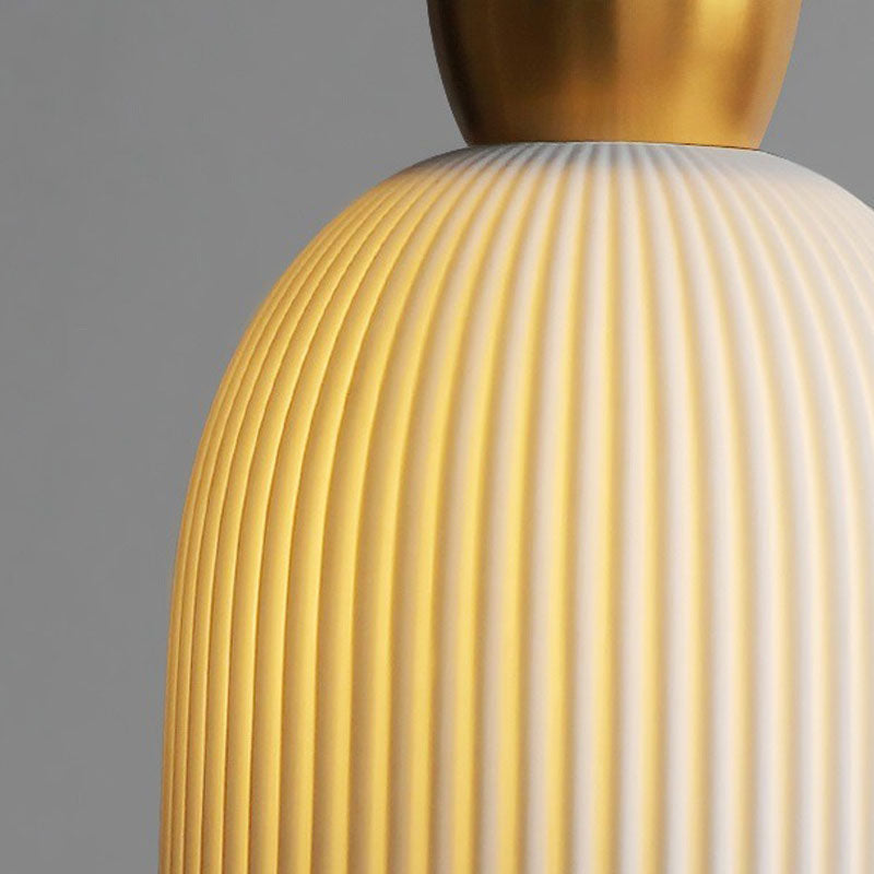 Suspension vintage en céramique design dorée et blanche